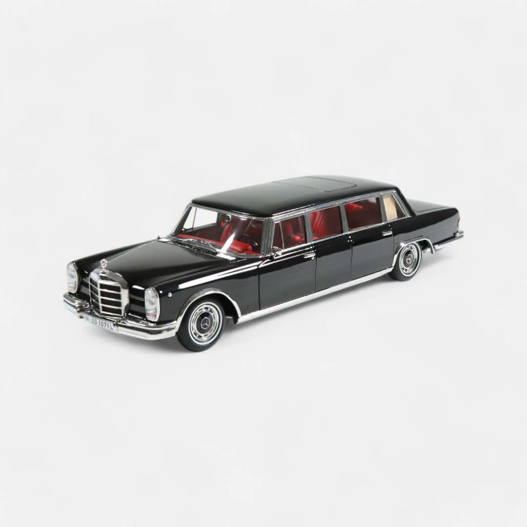 mercedes-benz-600-pullman-modellauto-1-18-champagner-koffer image 6