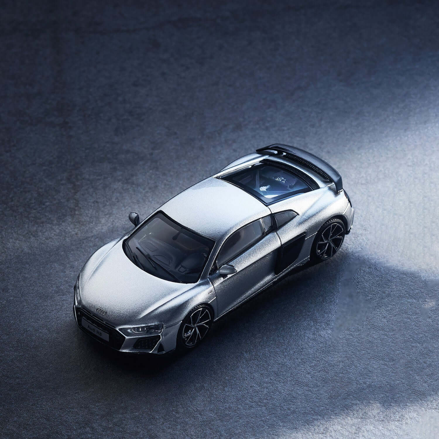 nzg-audi-r8-coup-modellauto-1-64-silber-metallic image 1