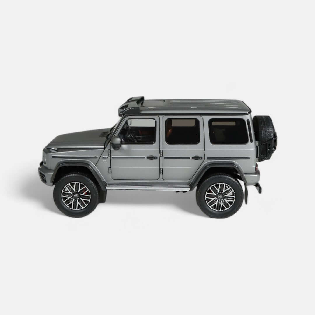 nzg-mercedes-amg-g-63-4x4-modellauto-1-18-platin-magno image 2