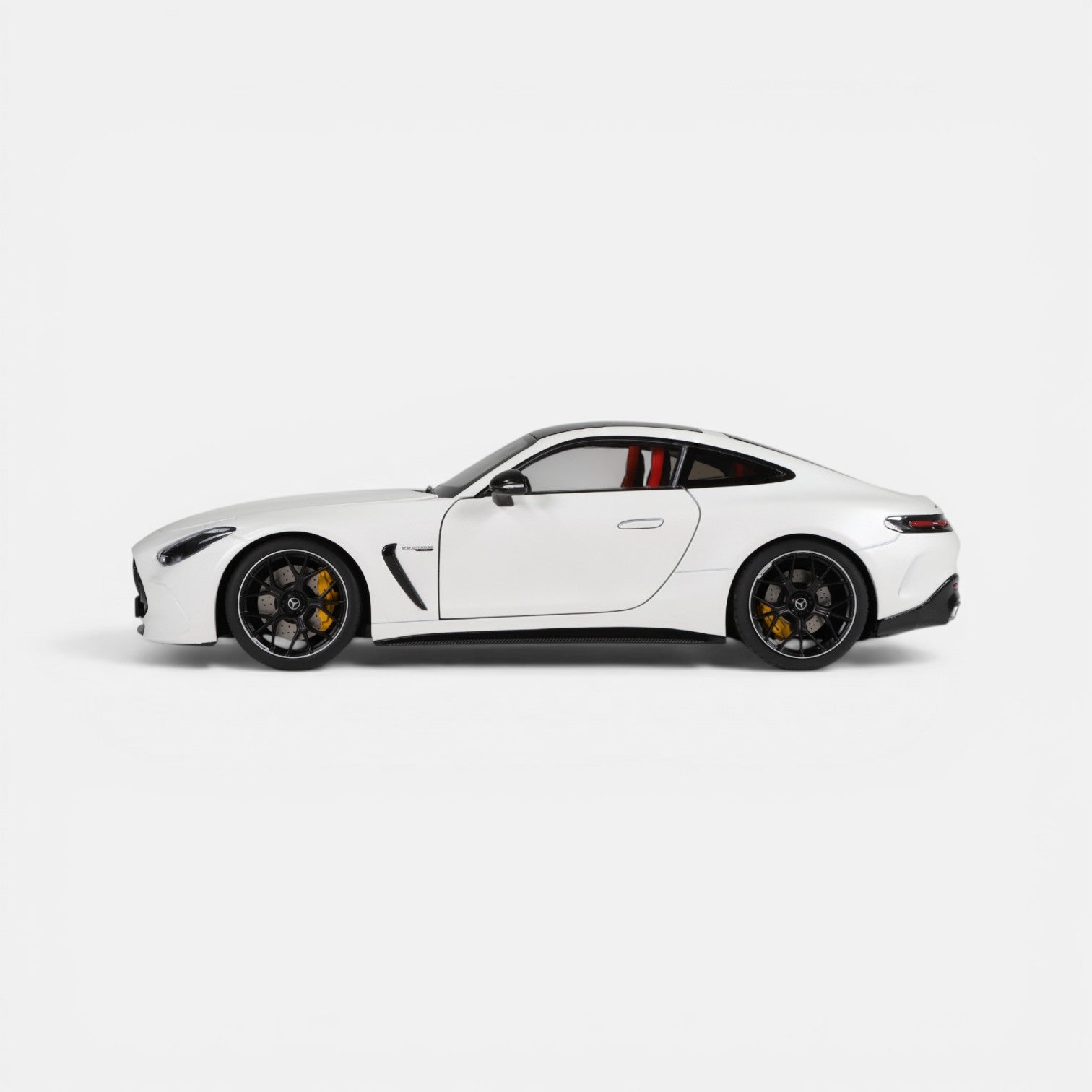 nzg-mercedes-amg-gt-63-automodell-1-18-opalithwei image 3