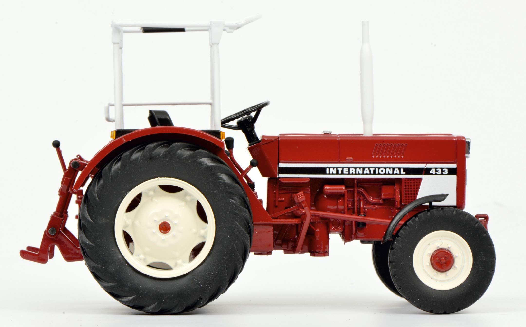 schuco-edition-international-433-traktor-modell-1-32-rot image 4