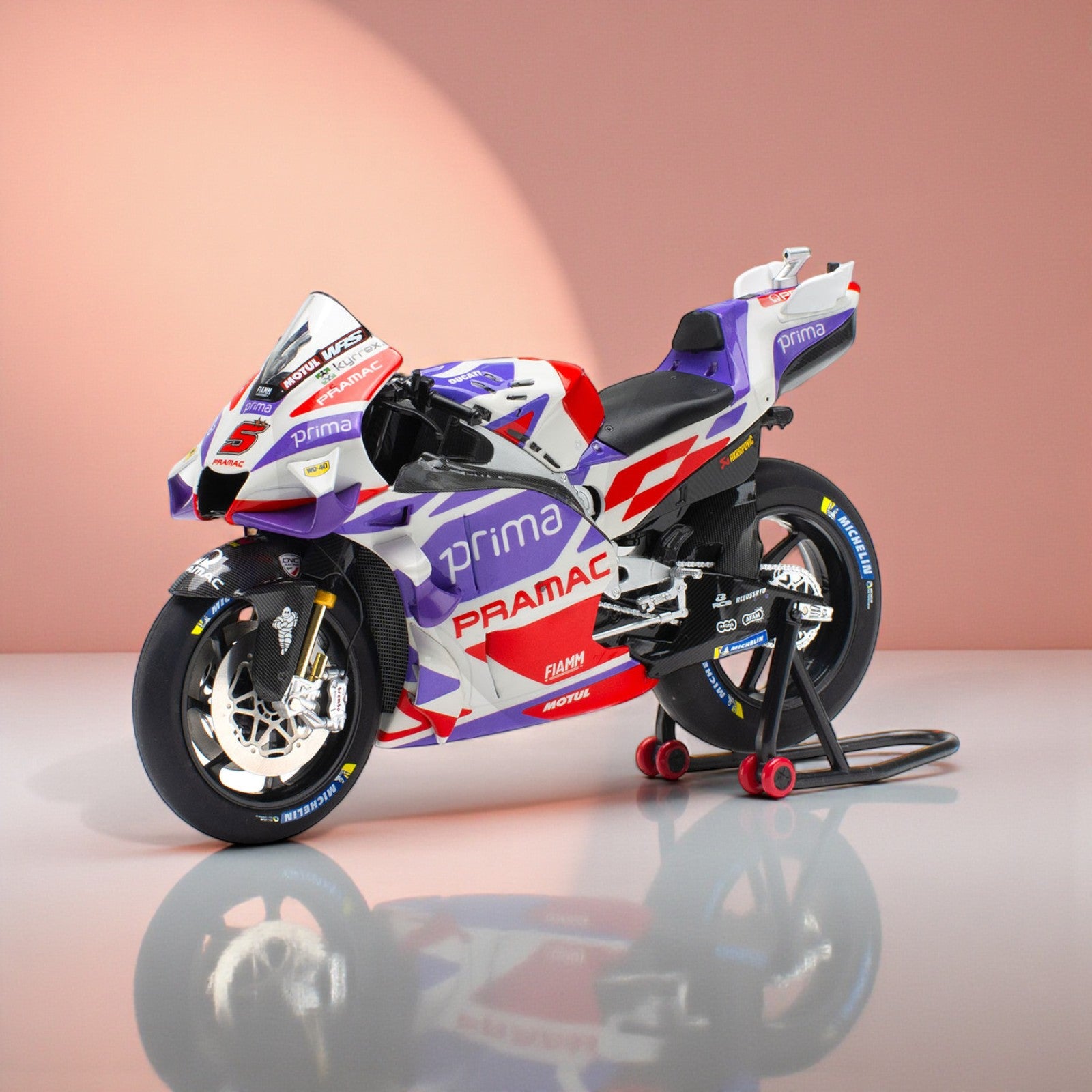 nzg-pramac-ducati-gp23-johann-zarco-motorradmodell-1-12 image 1
