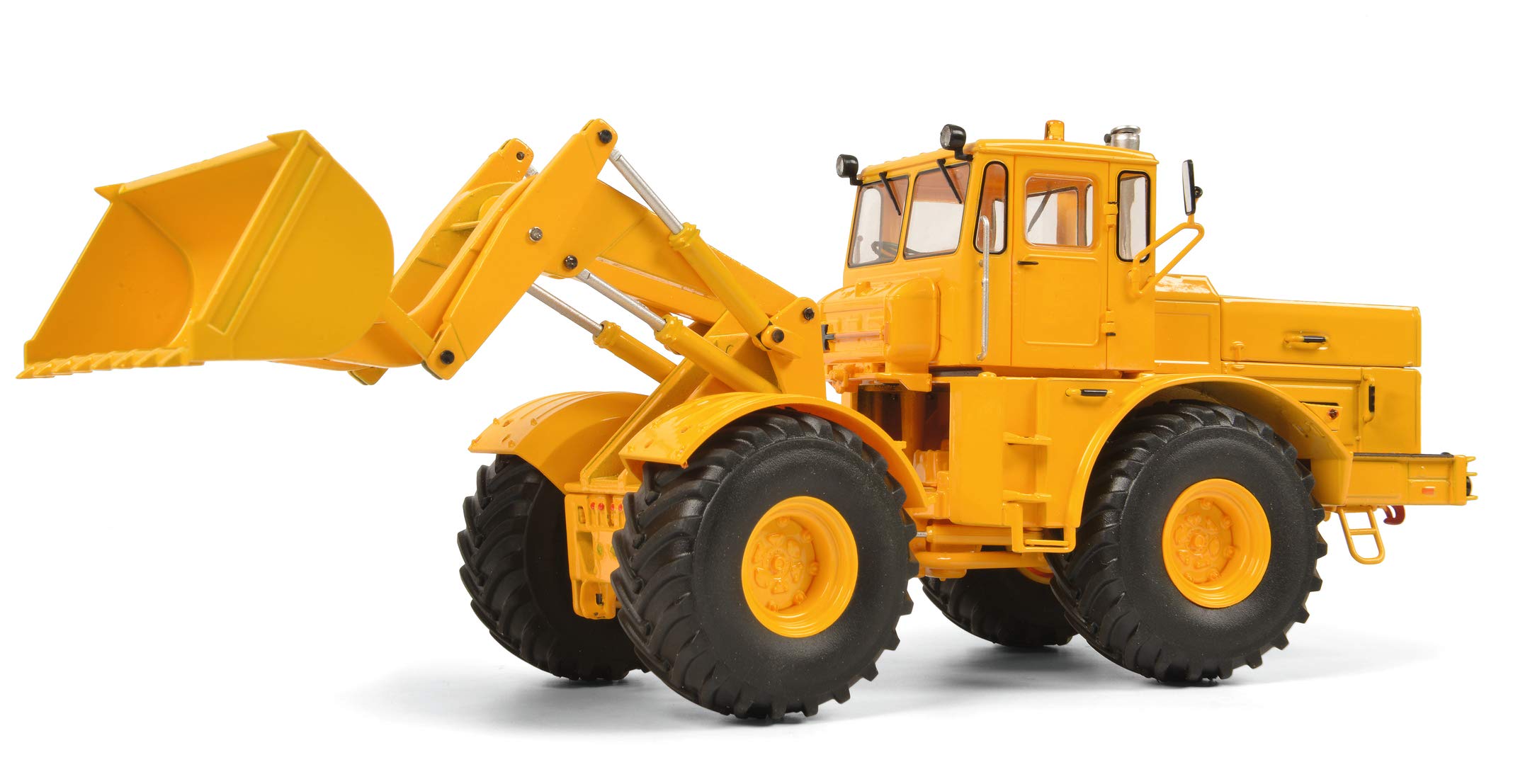 schuco-kirovets-k-700-m-modelltraktor-1-32-gelb-schaufel image 3