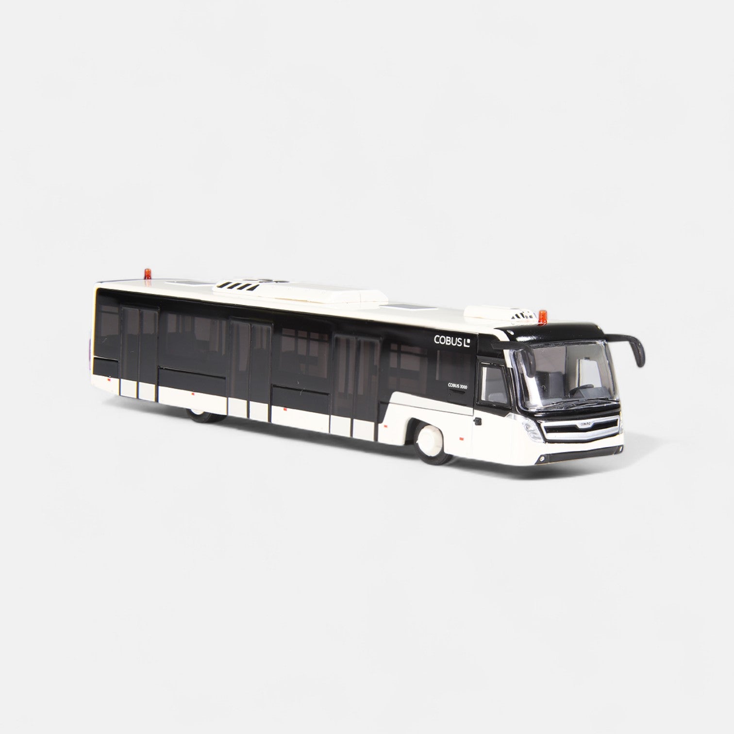nzg-cobus-3002-flughafenbus-modell-1-87-wei image 5