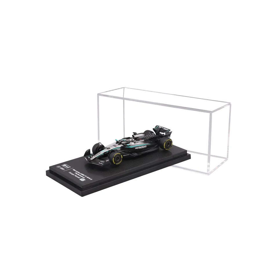 bburago-formula-1-mercedes-amg-w16-63-russell-modellauto-1-64-mit-vitrine image 1
