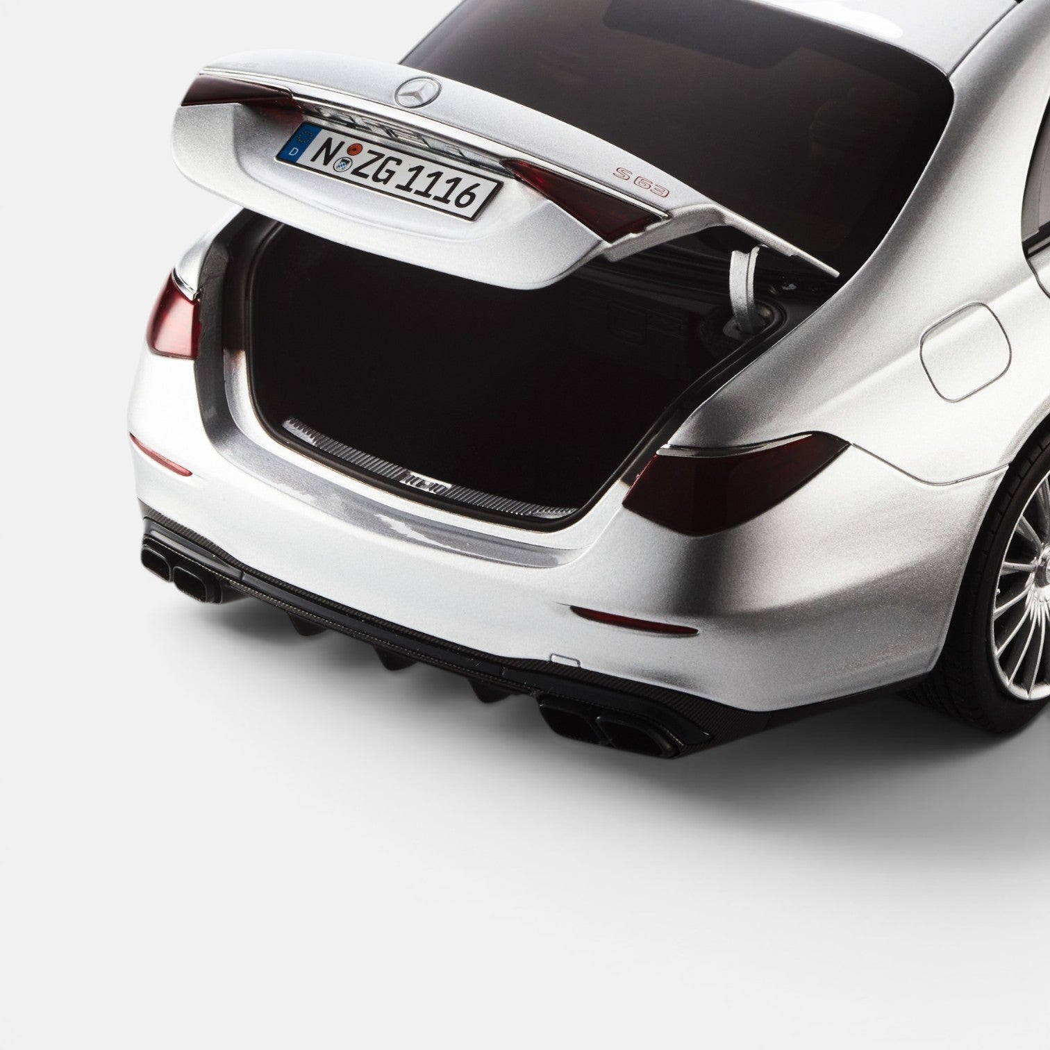 nzg-mercedes-amg-s-63-e-performance-modellauto-1-18-silber image 5