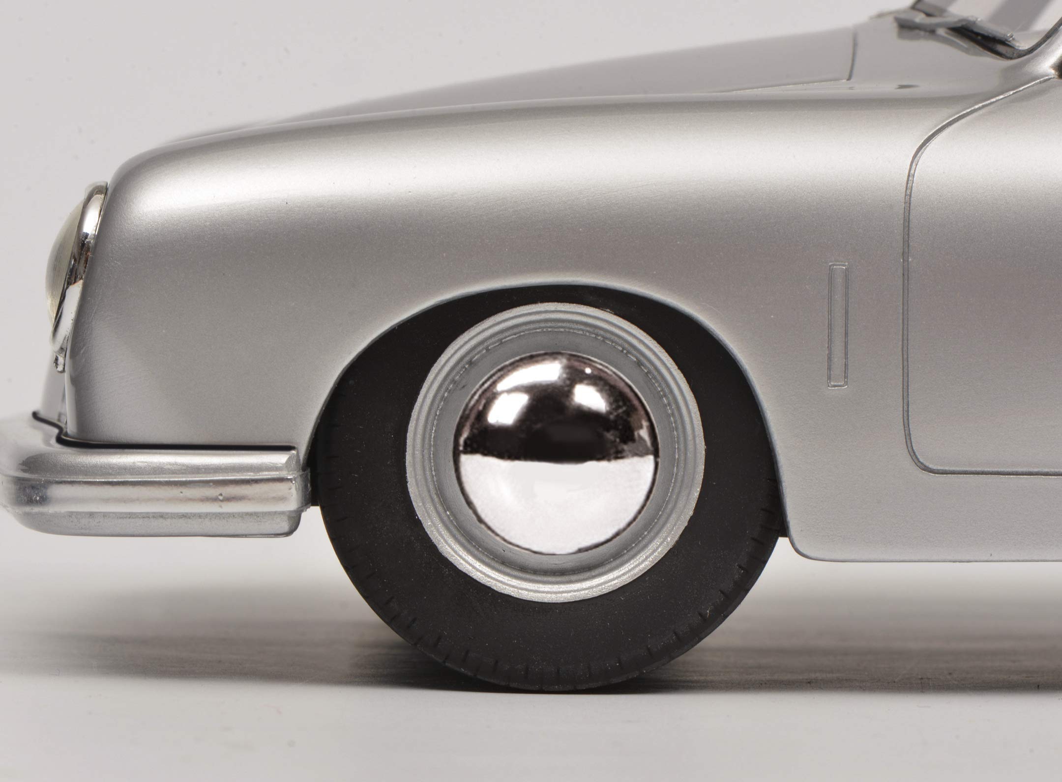schuco-pro-r18-porsche-356-gm-nd-coup-modellauto-1-18-silber image 5