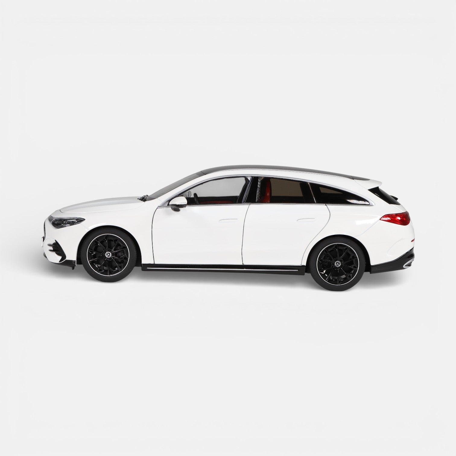 nzg-mercedes-cla-shooting-brake-modellauto-1-18-eq-kombi image 3