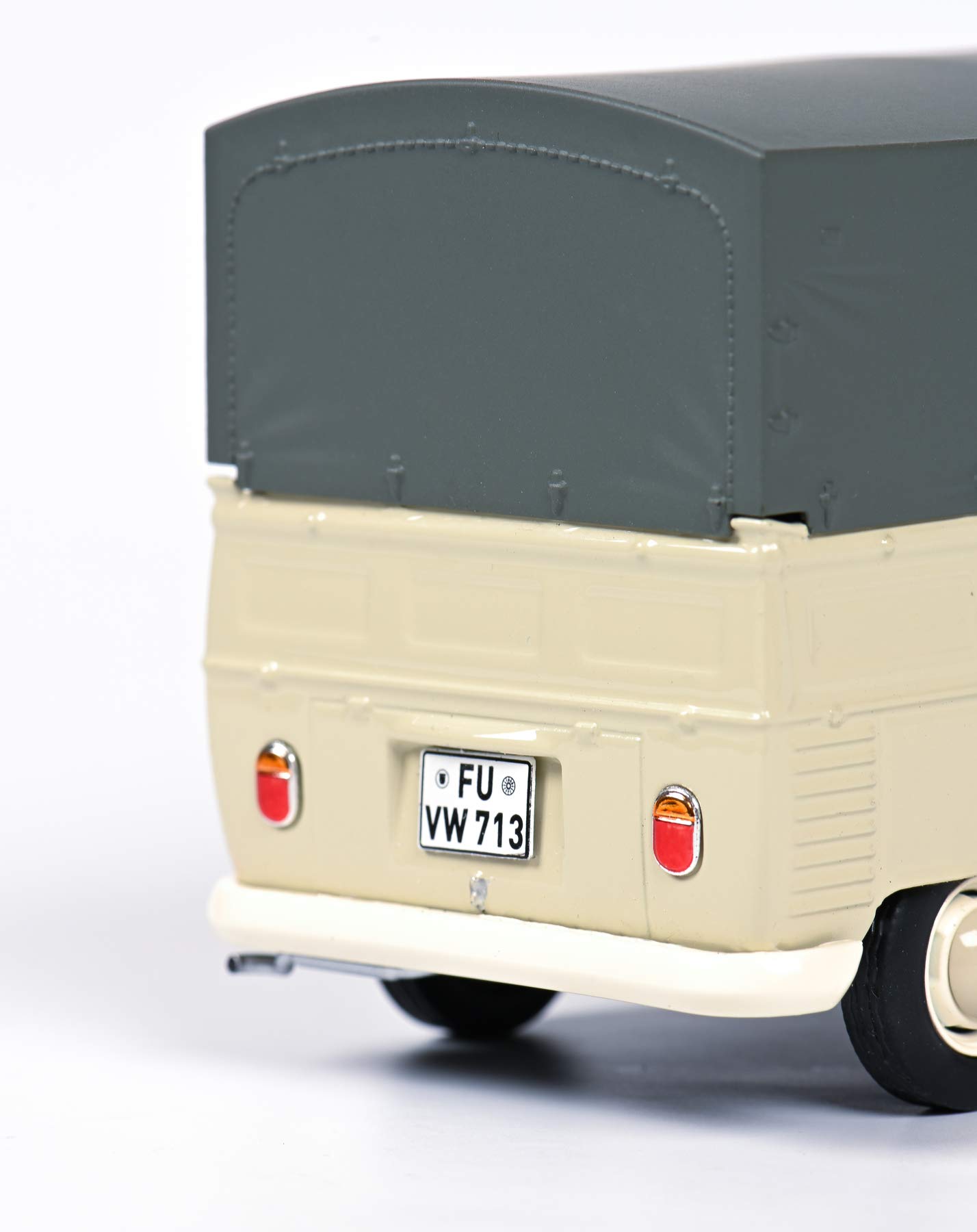 schuco-vw-t1-pritsche-plane-modellauto-1-32-beige image 4