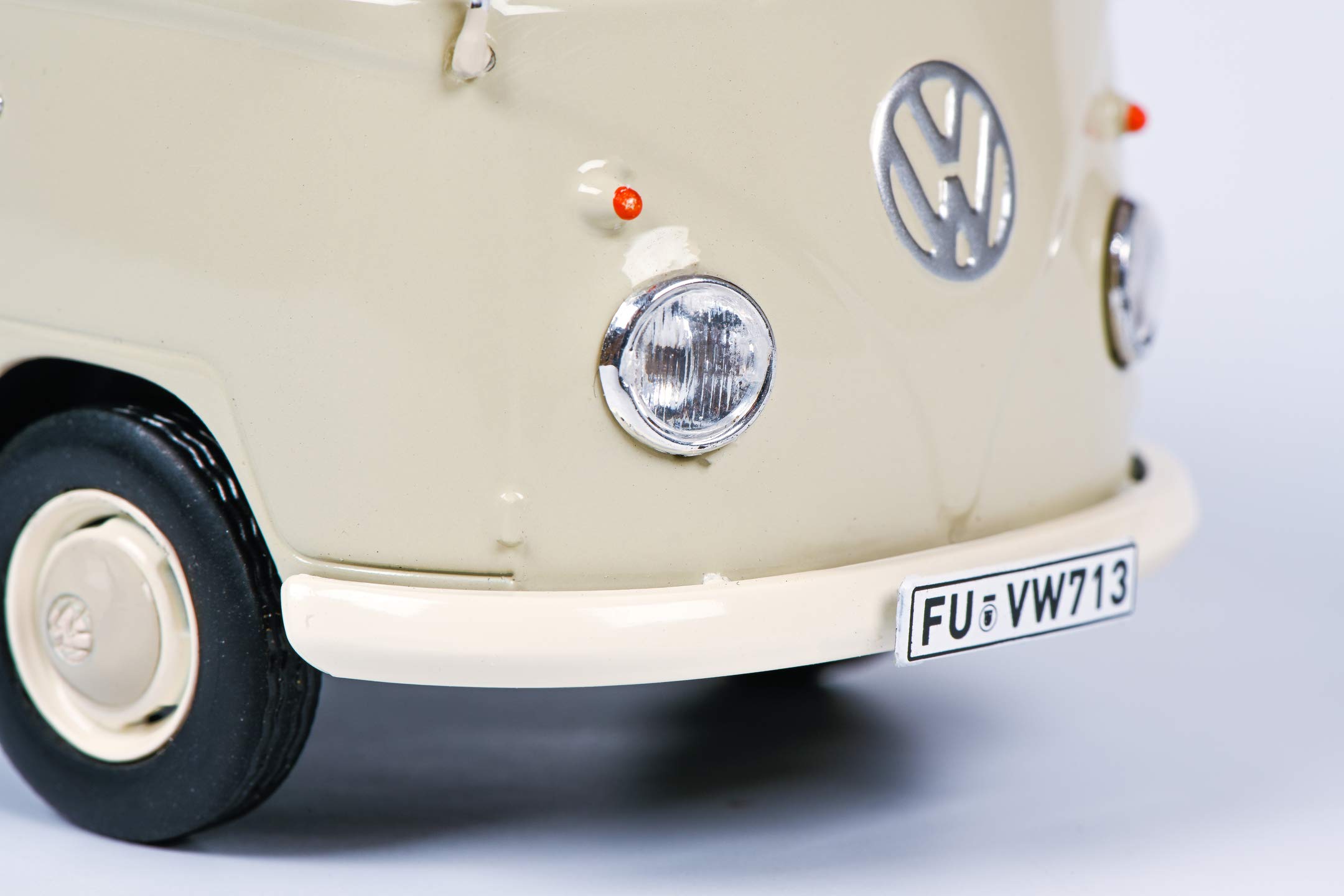 schuco-vw-t1-pritsche-plane-modellauto-1-32-beige image 5