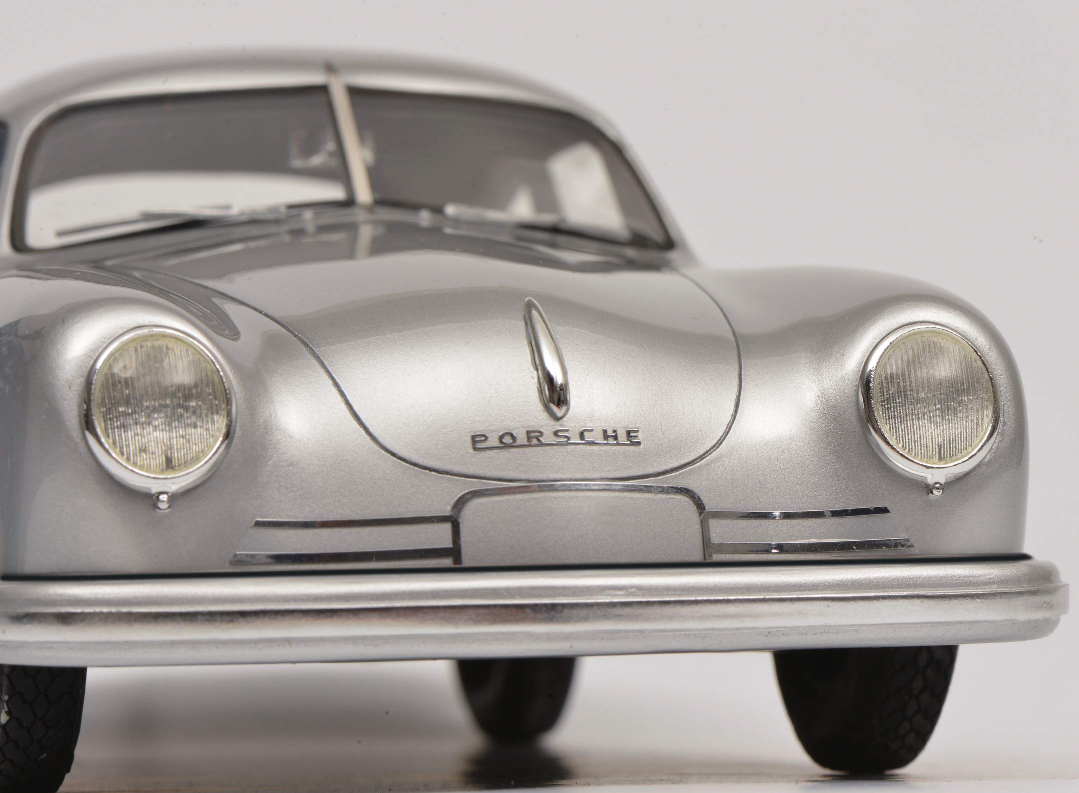 schuco-pro-r18-porsche-356-gm-nd-coup-modellauto-1-18-silber image 7