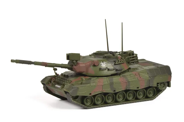 schuco-edition-leopard-1a1-bundeswehr-panzer-1-87-flecktarn image 1