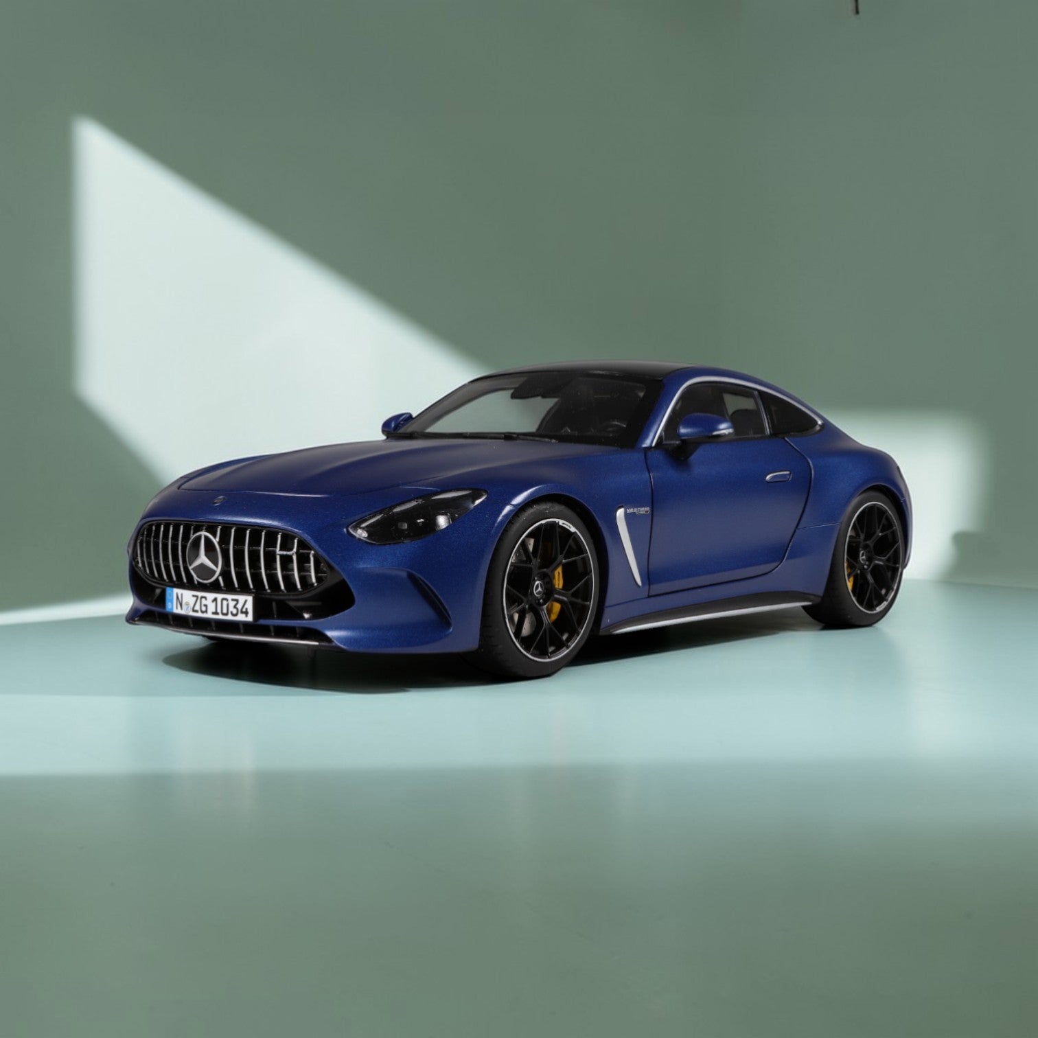 nzg-mercedes-amg-gt-63-automodell-1-18-opalithwei image 8