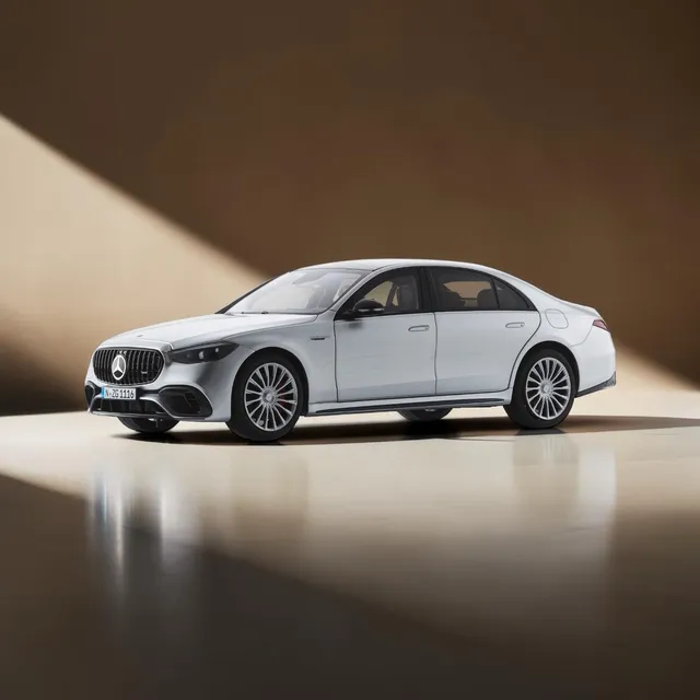 nzg-mercedes-amg-s-63-e-performance-modellauto-1-18-silber image 1