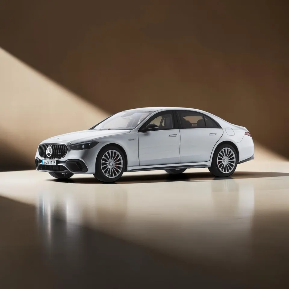 nzg-mercedes-amg-s-63-e-performance-modellauto-1-18-silber image 1