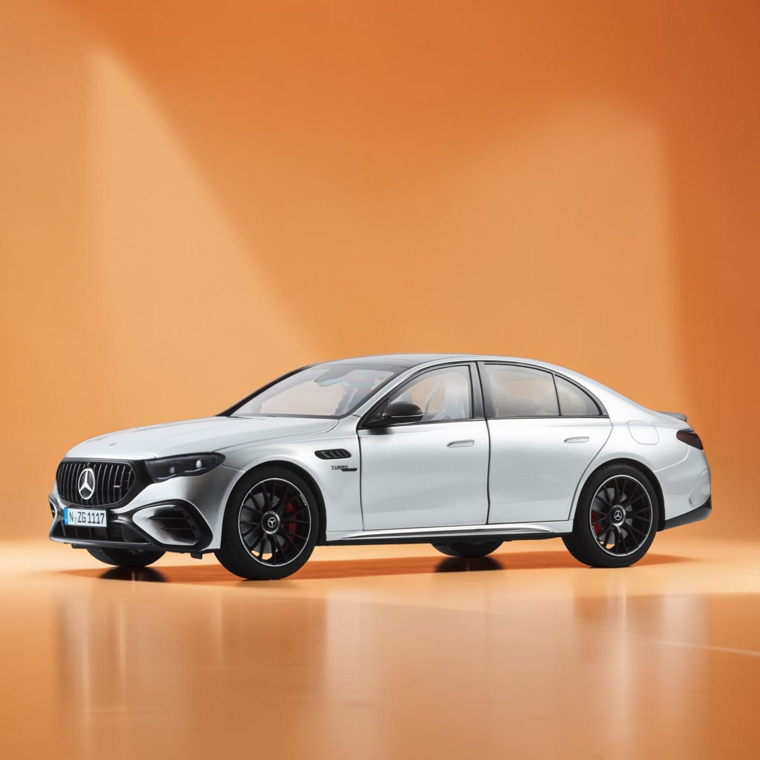 nzg-mercedes-amg-e-53-hybrid-modellauto-1-18-edition-one image 7