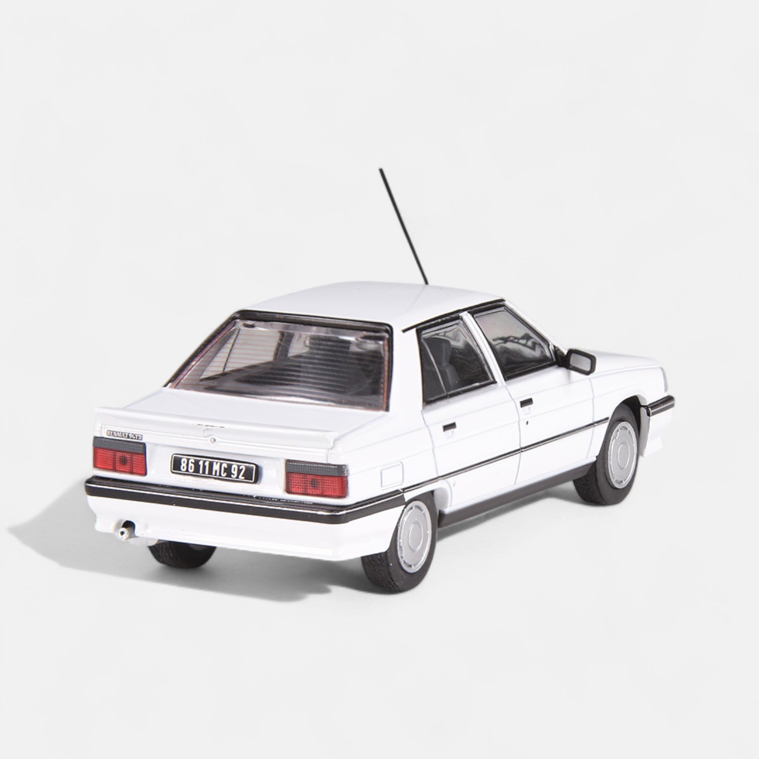 nzg-cars-renault-9-gtl-modellauto-weiss-1-43-limitiert image 5