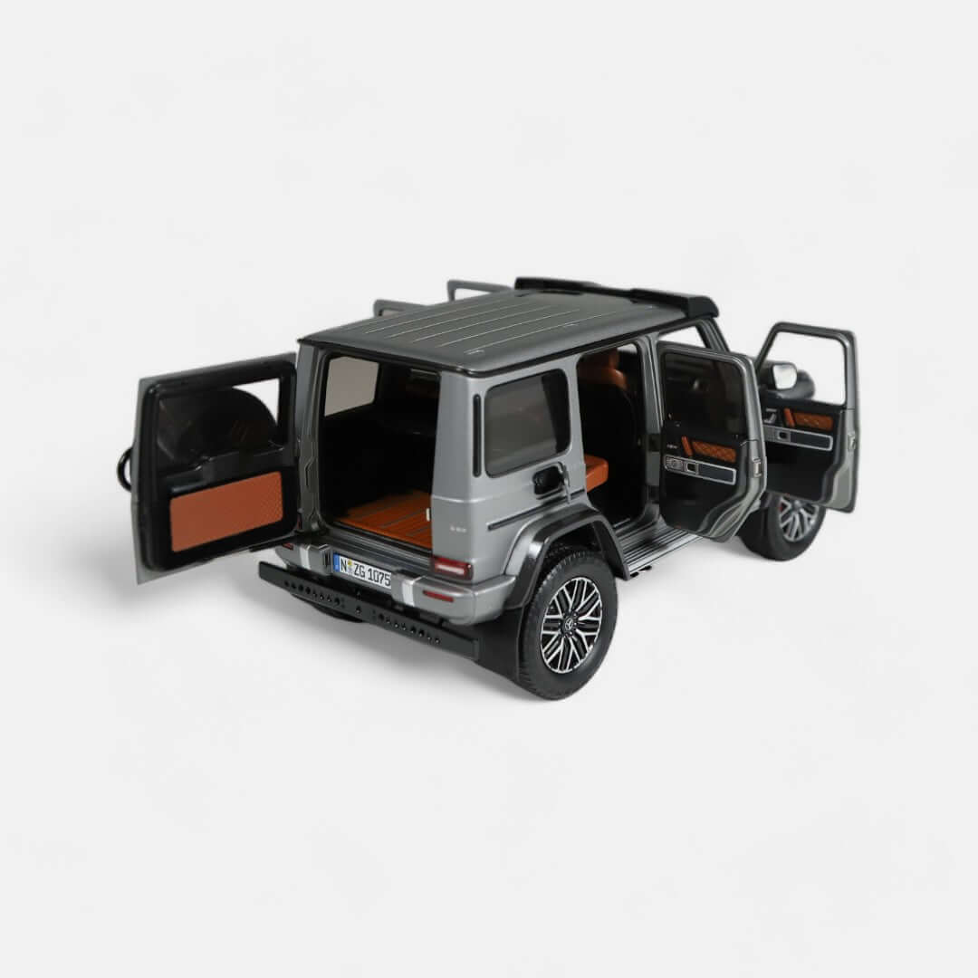 nzg-mercedes-amg-g-63-4x4-modellauto-1-18-platin-magno image 5