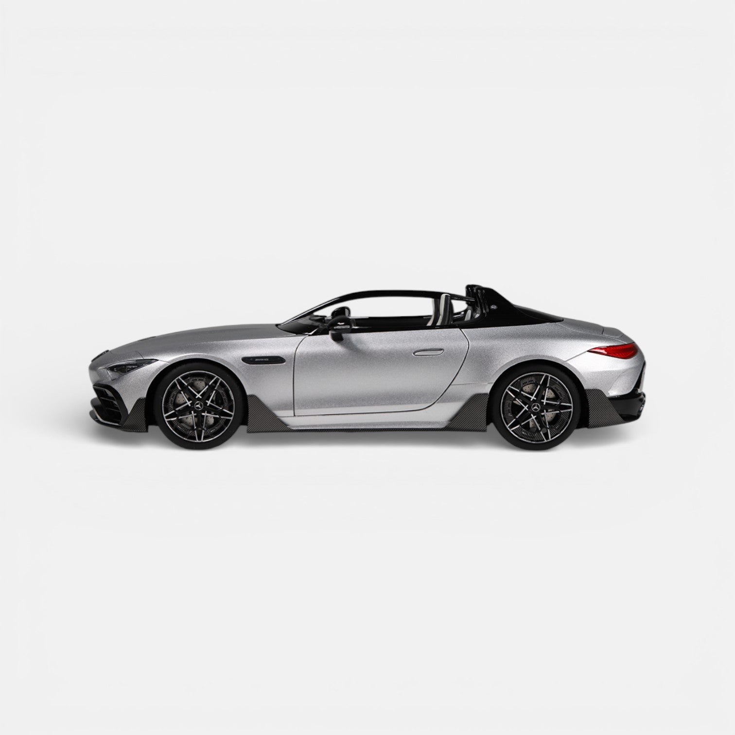 nzg-cars-mercedes-amg-purespeed-modellauto-1-18 image 2