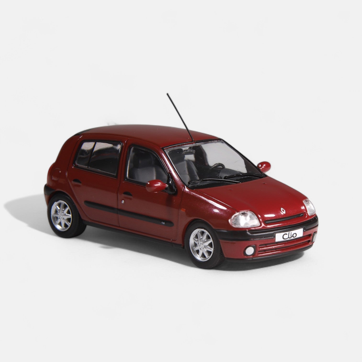 nzg-renault-clio-ii-phase-1-modellauto-rot-metallic-limitiert image 5