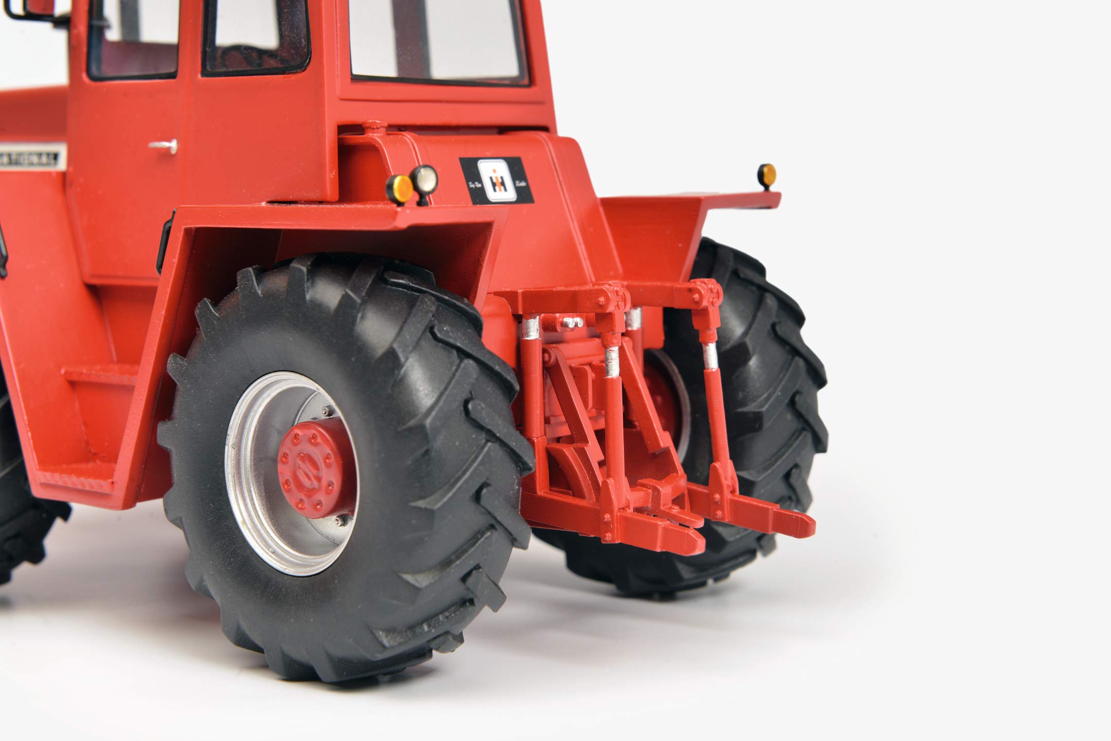 schuco-pro-r32-international-4166-traktor-1-32-rot-limitiert image 4