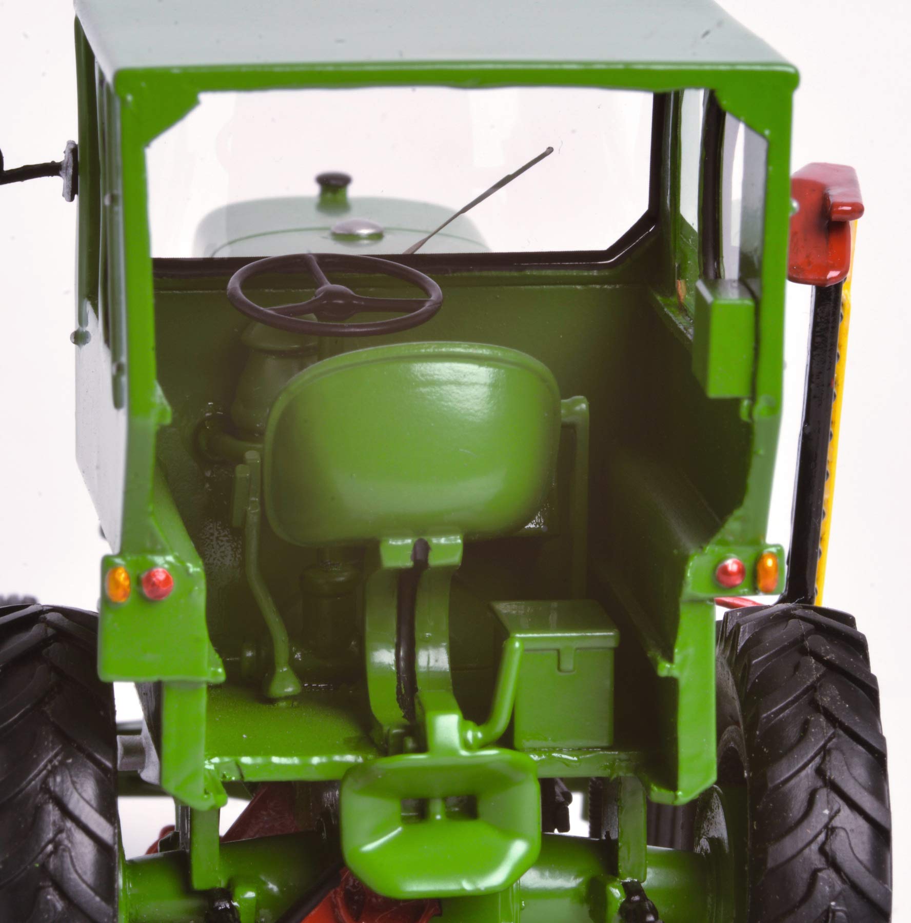 schuco-pro-r32-ifa-rs-03-aktivist-traktor-1-32-gr-n image 5