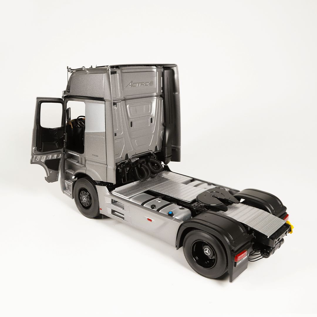 nzg-mercedes-actros-gigaspace-edition-3-truck-1-18 image 5