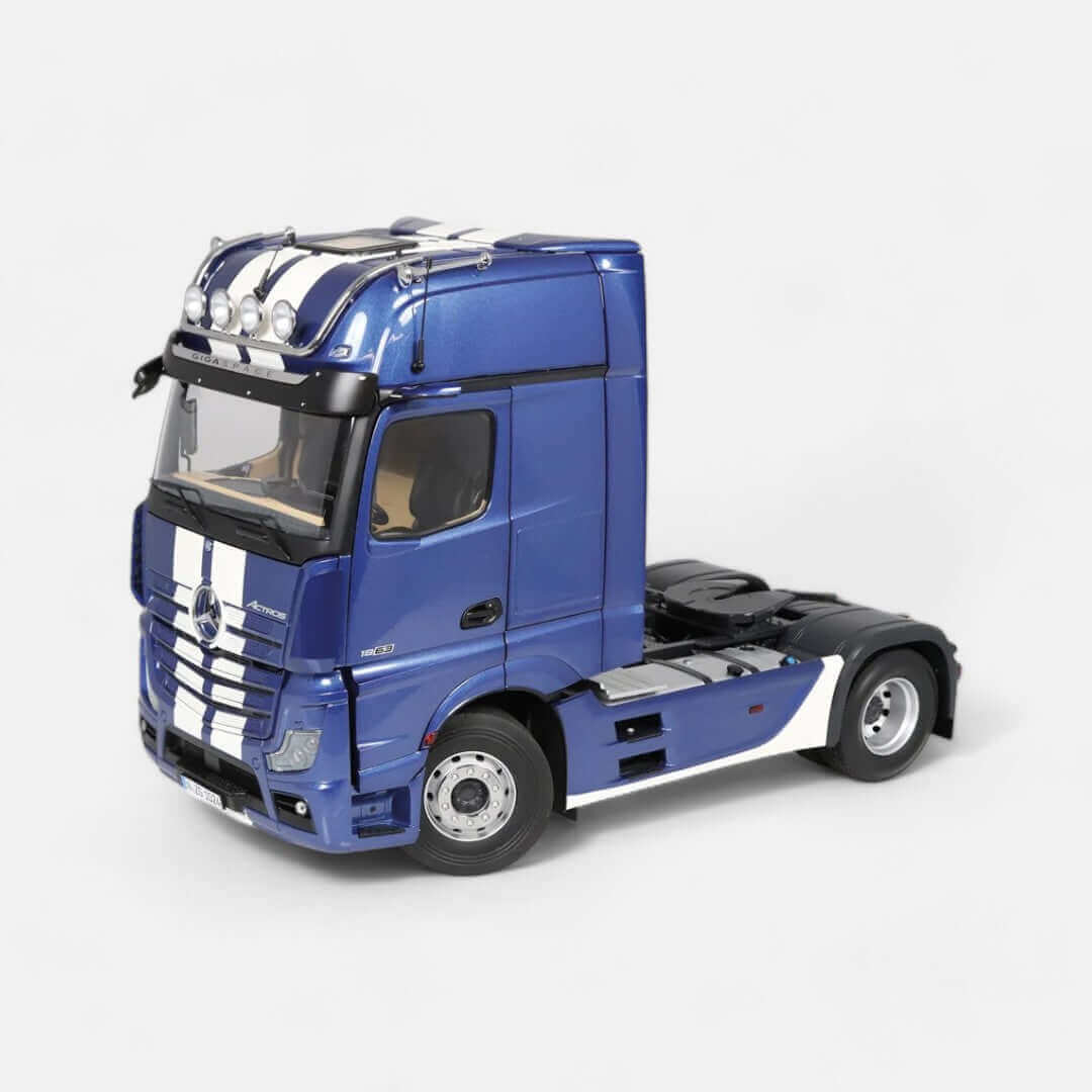 nzg-mercedes-actros-gigaspace-4x2-truck-1-18-blau image 7