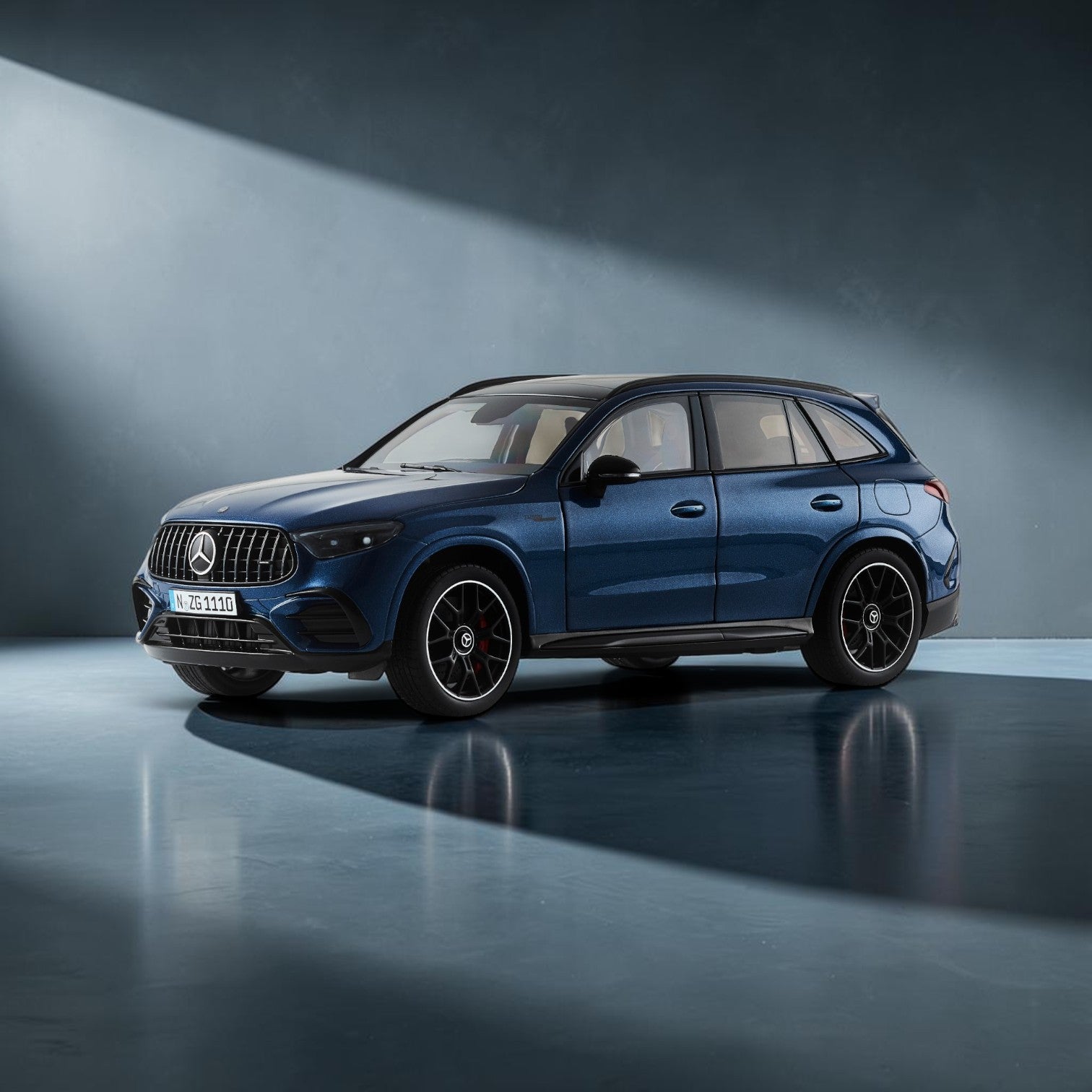 nzg-mercedes-amg-glc-63-suv-modellauto-1-18-spectral-blue image 1