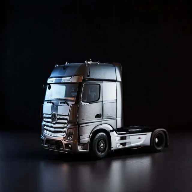 nzg-mercedes-actros-gigaspace-edition-3-truck-1-18 image 1