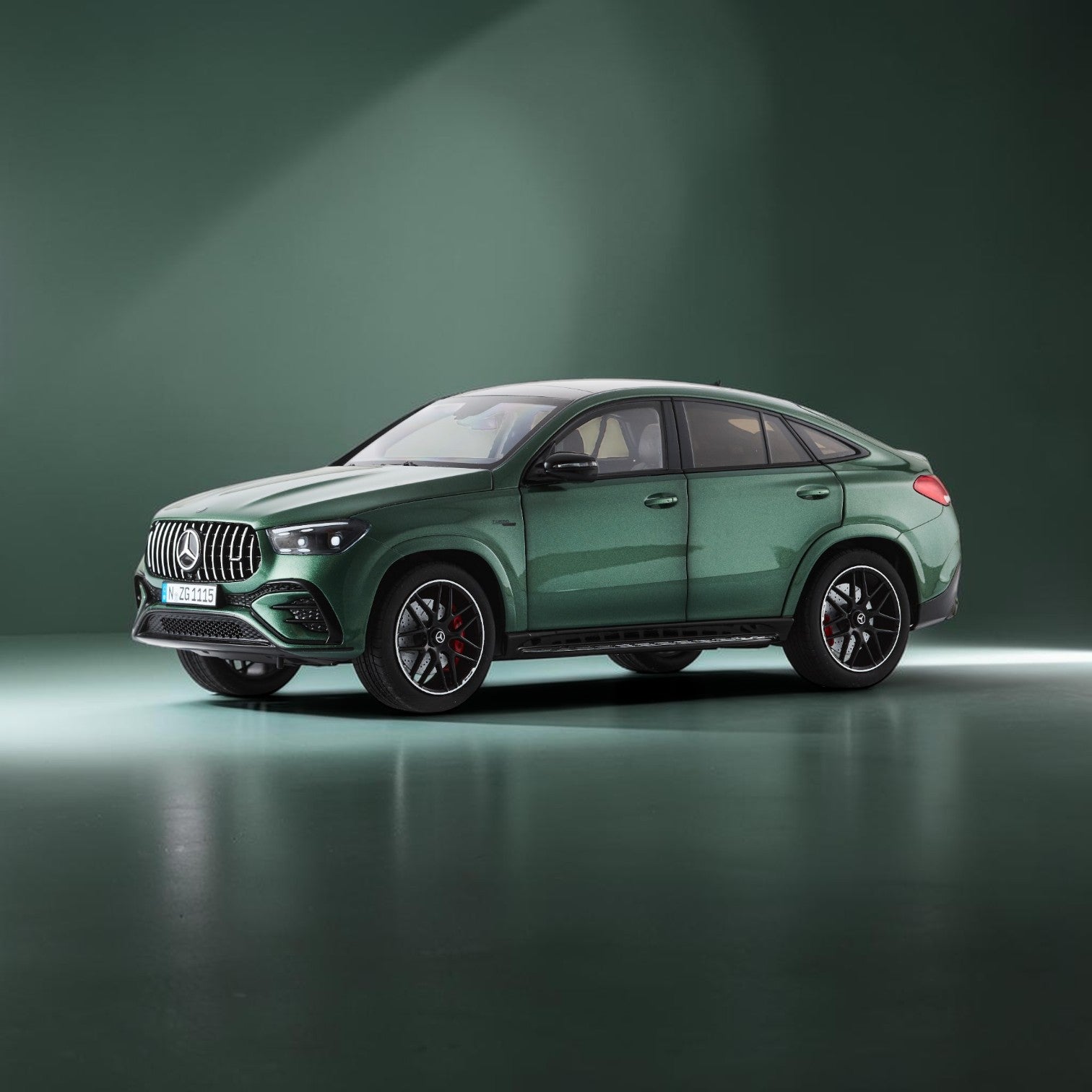 nzg-mercedes-amg-gle-53e-coup-suv-modellauto-1-18-gr-n image 1