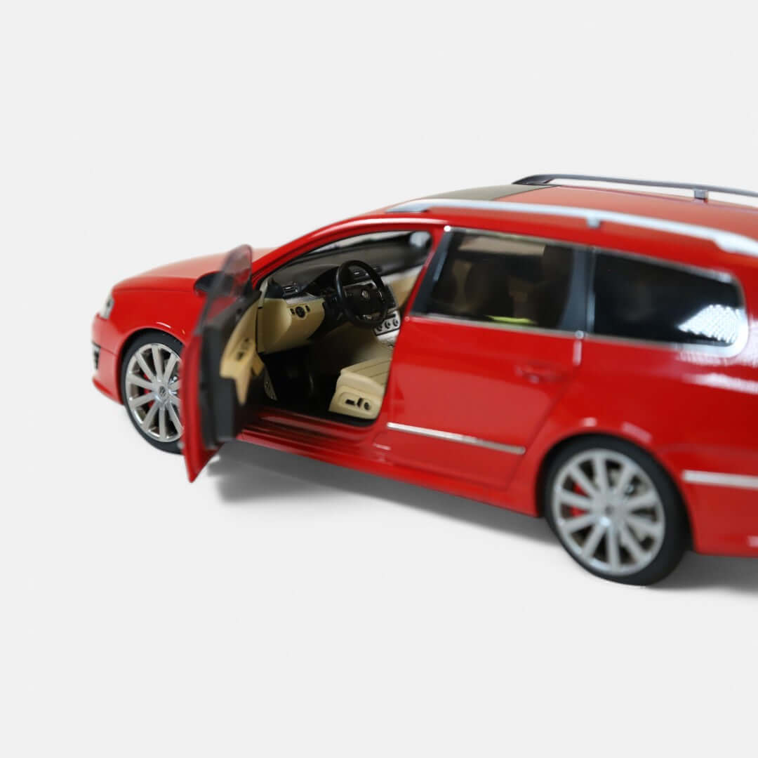 nzg-cars-volkswagen-passat-r36-modellauto-1-18-biscaya-blau image 8