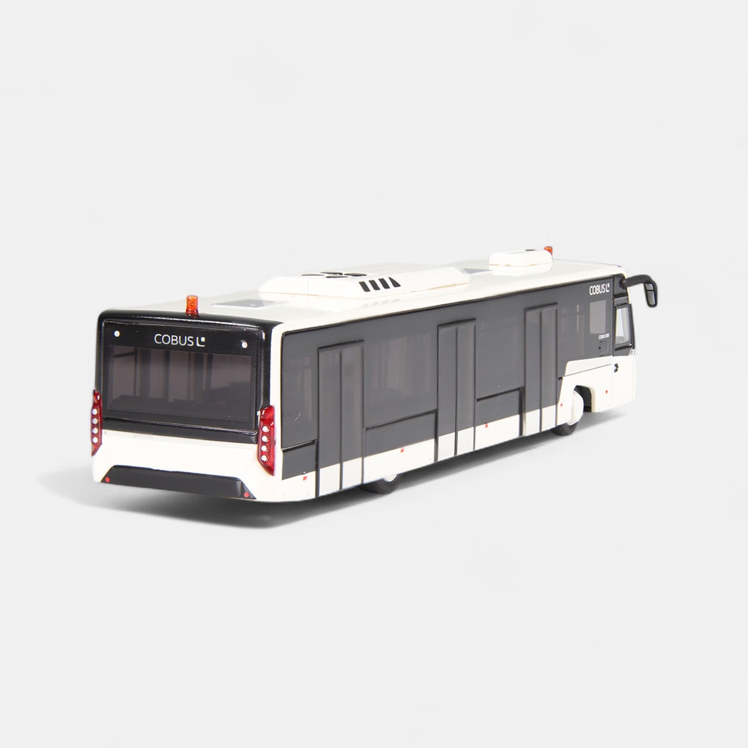 nzg-cobus-3002-flughafenbus-modell-1-87-wei image 4