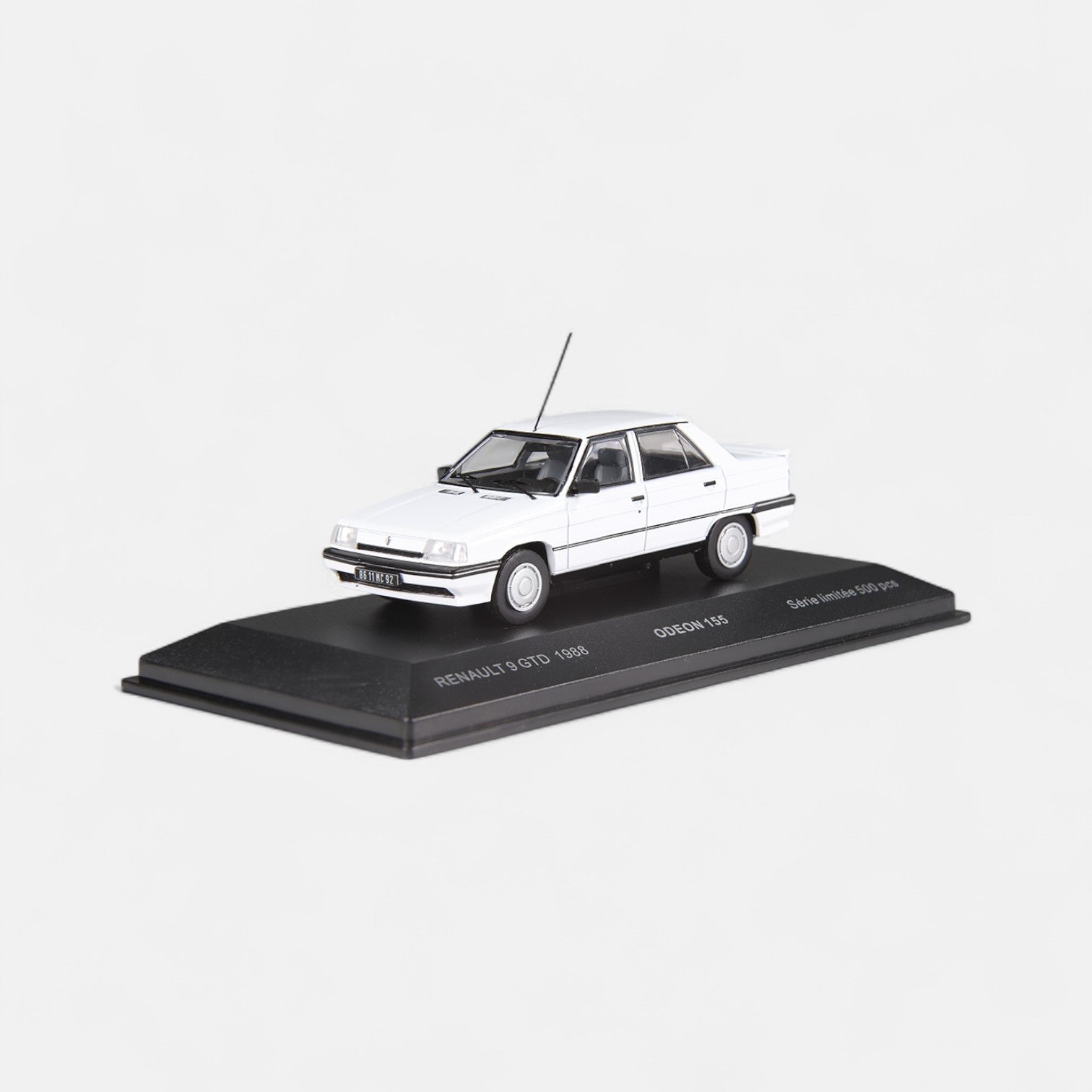 nzg-cars-renault-9-gtl-modellauto-weiss-1-43-limitiert image 2