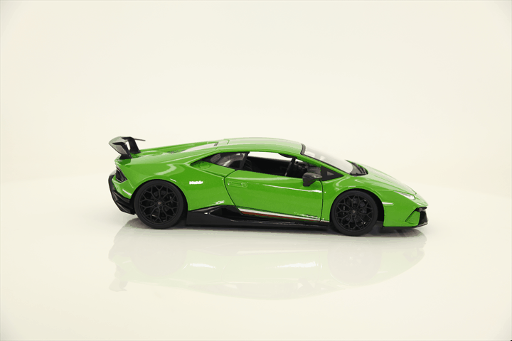 bburago-street-cars-lamborghini-hurac-n-performante-modellauto-1-18-gr-n image 4